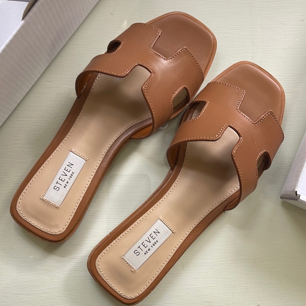 NWT (in box) Steve Madden Haydn Sandal - size 7.5